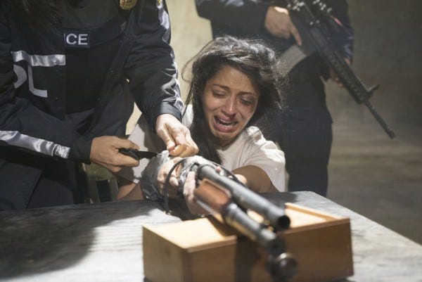 reyna with gun taped to hands on law and order svu 2015 images reyna with gun taped to hands on law and order svu 2015 images