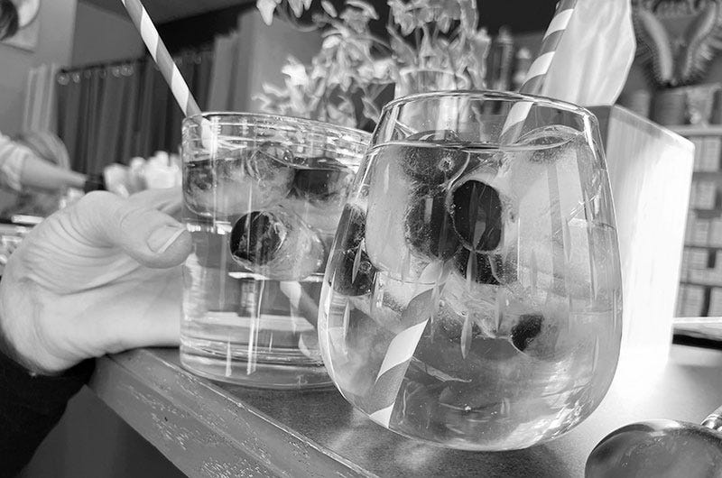 sixburnersue glasses