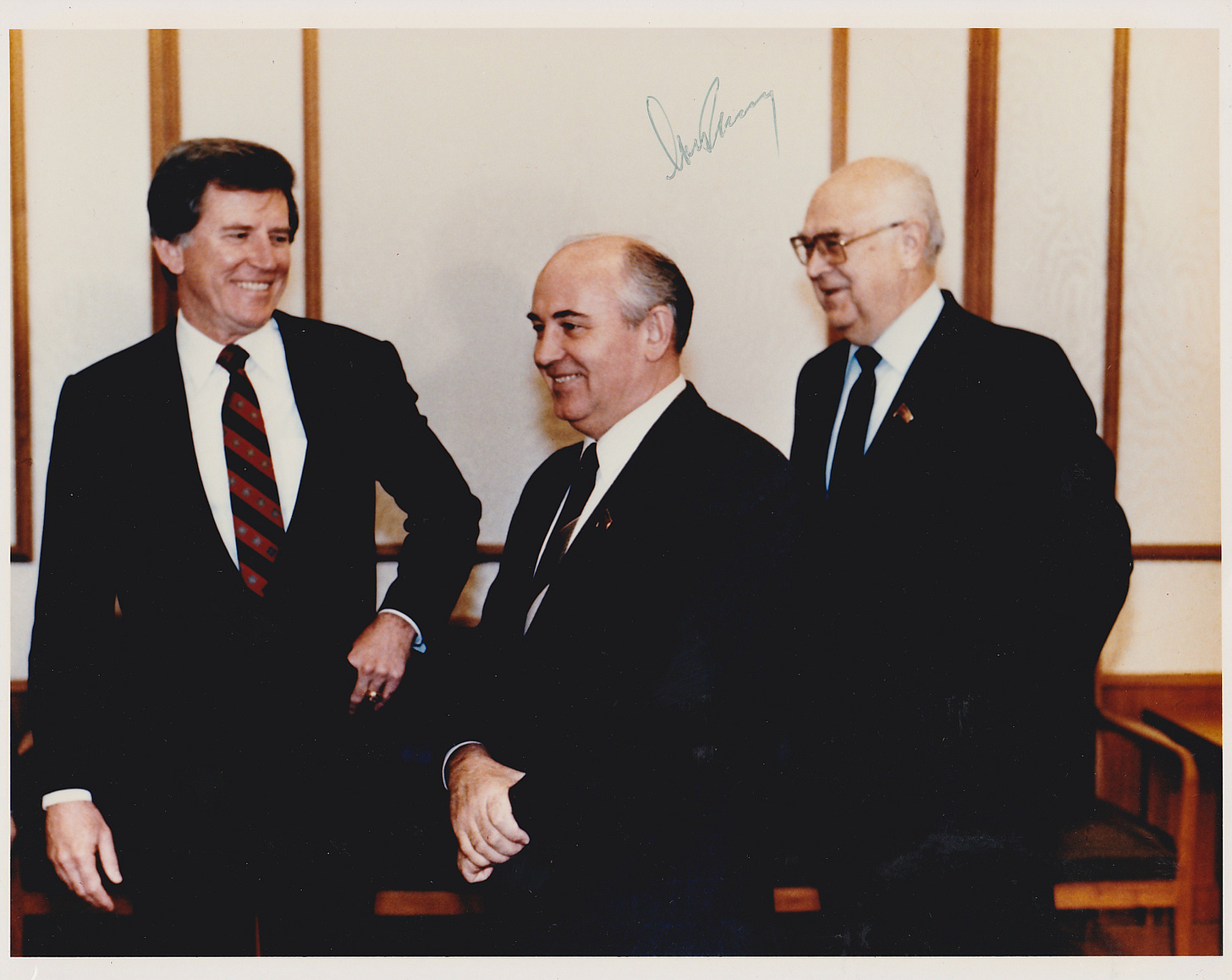 Gorbachev-Hart_1986 2.jpg