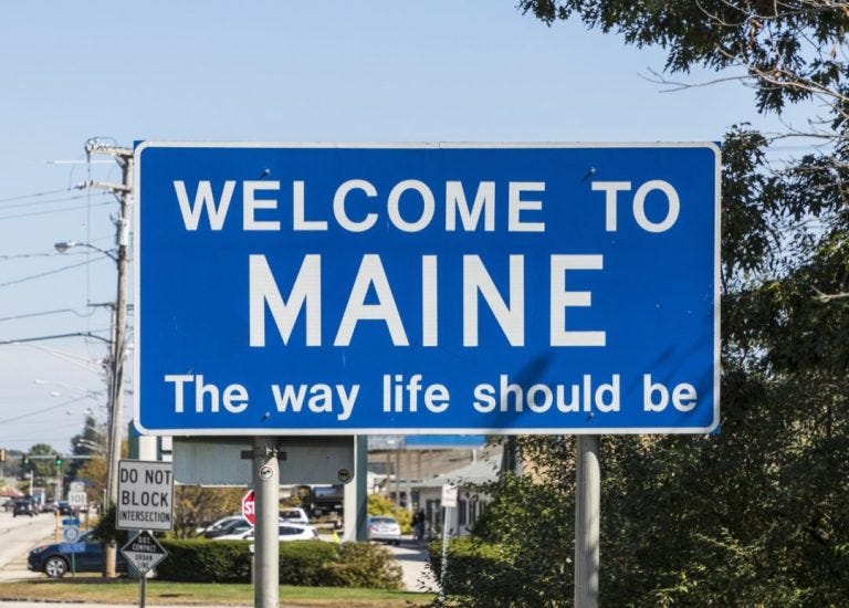 state sign maine at the highway with welcome greeting. Image: travelview/shutterstock.com state sign maine at the highway with welcome greeting. Image: travelview/shutterstock.com