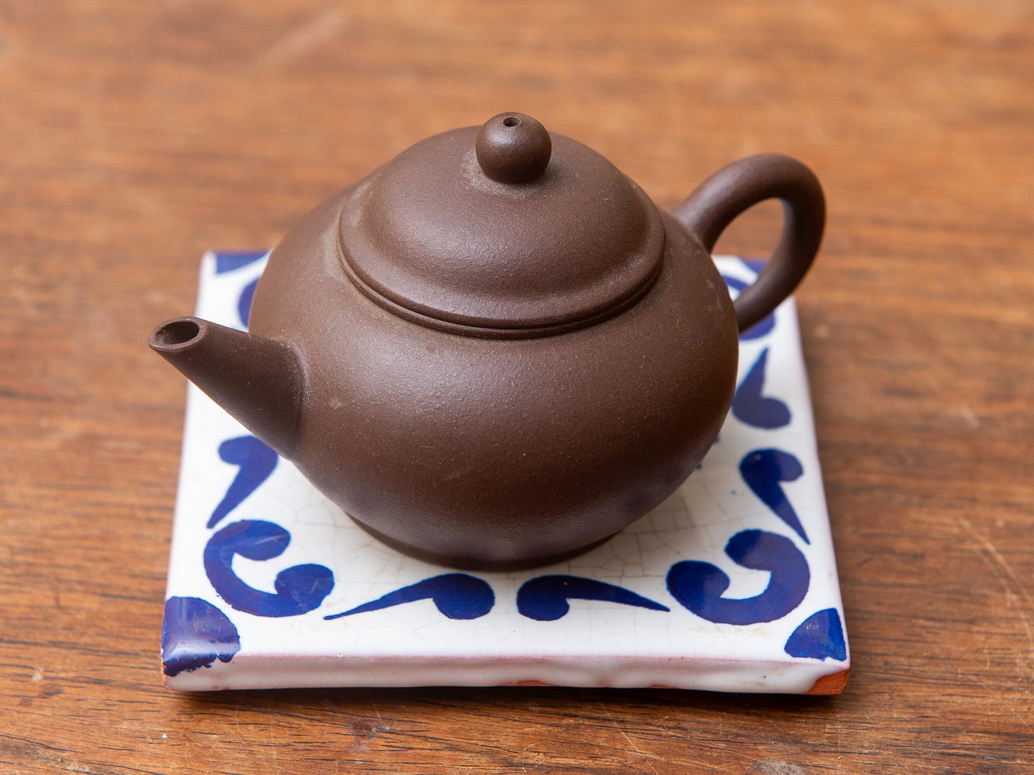 ID: Brown yixing clay teapot