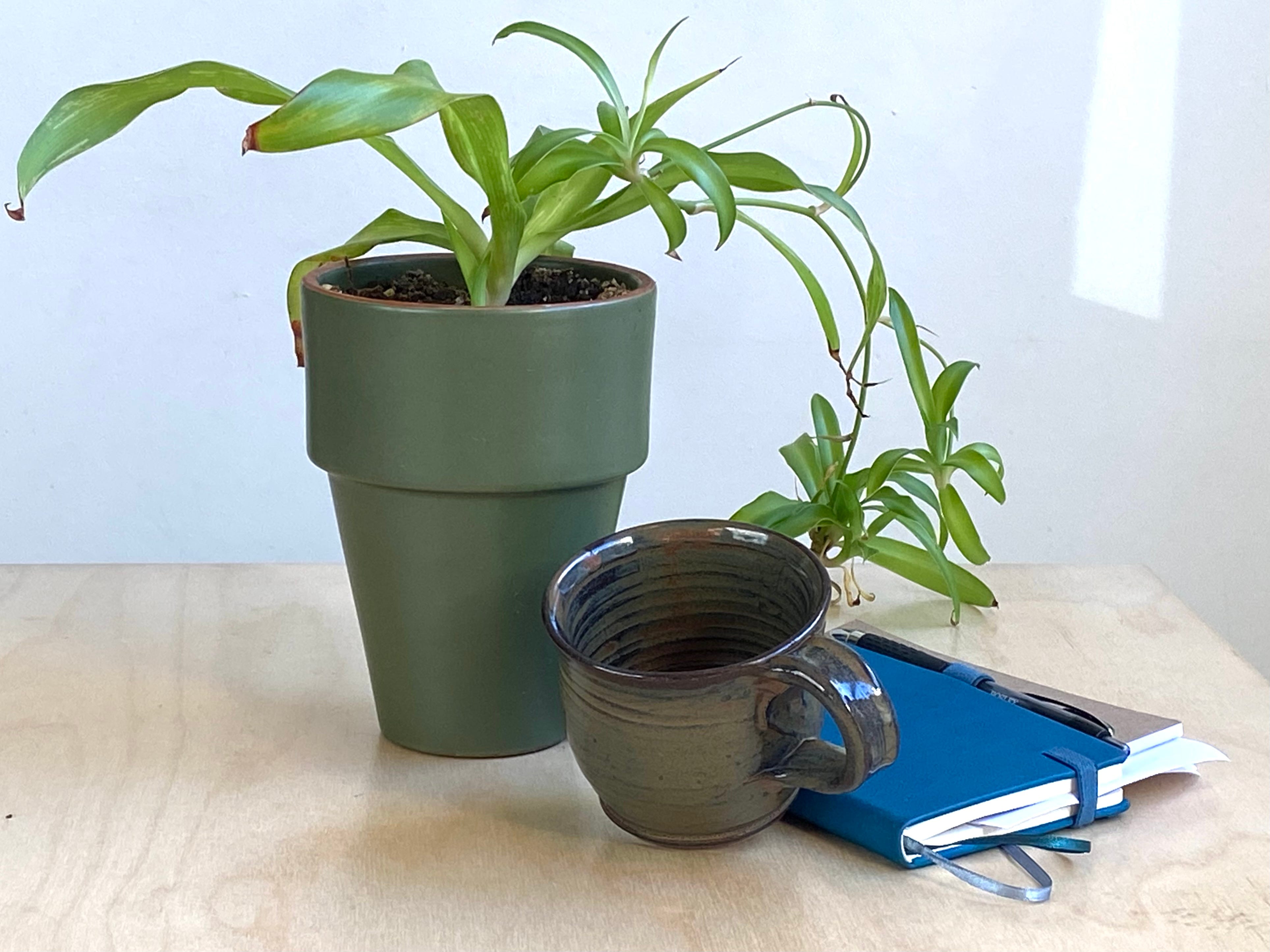 Creating Simple Objects How to draw a simple but convincing structural still life in 30 minutes!