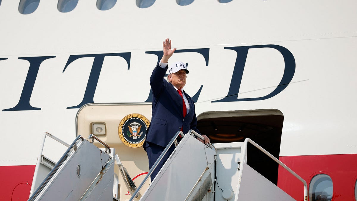 ✈️ America's Most Corrupt President Rides World's Largest Metaphor for Corruption