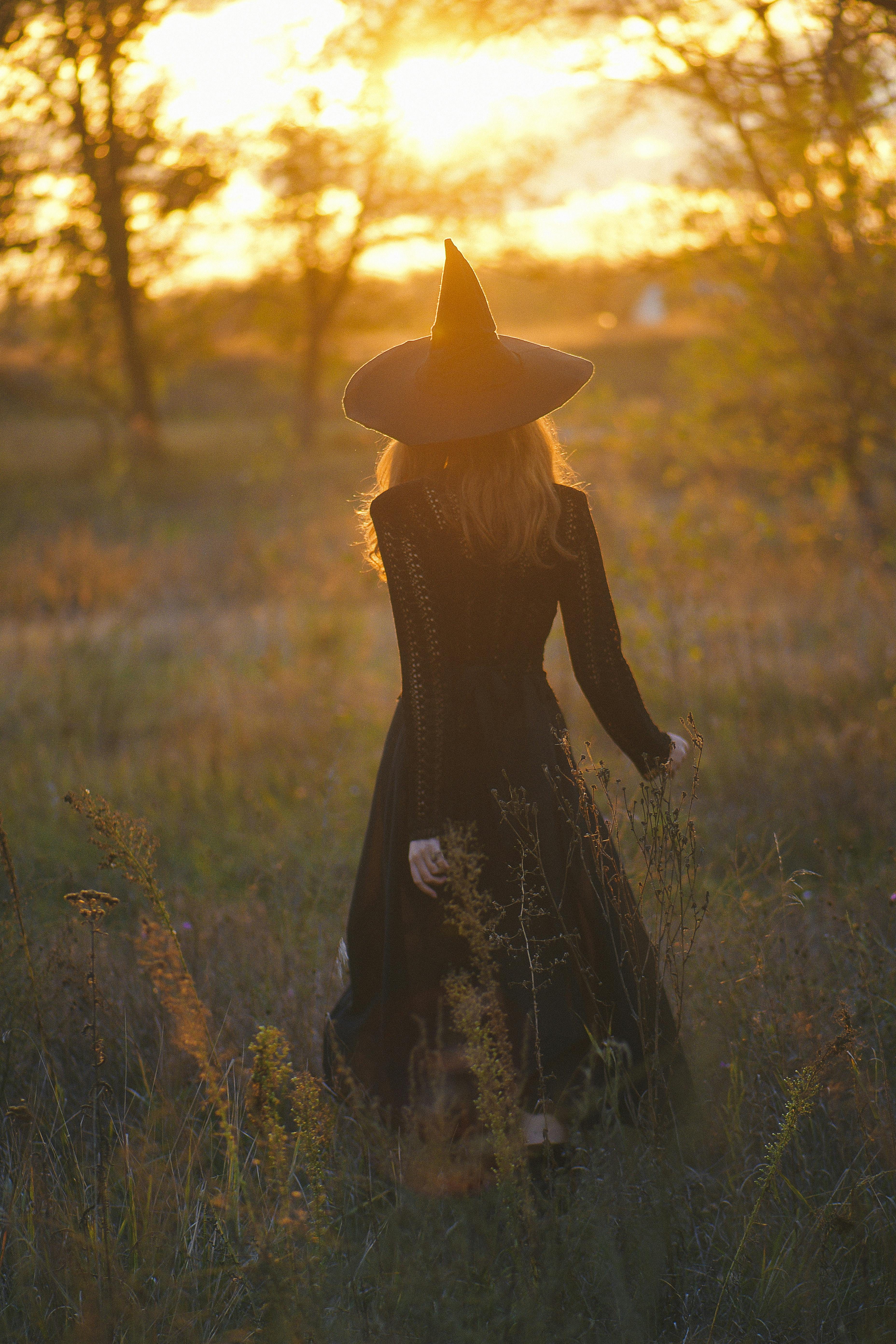 Season of the Witch | October Writing Prompt — WORDBOX, image size:3712x5568