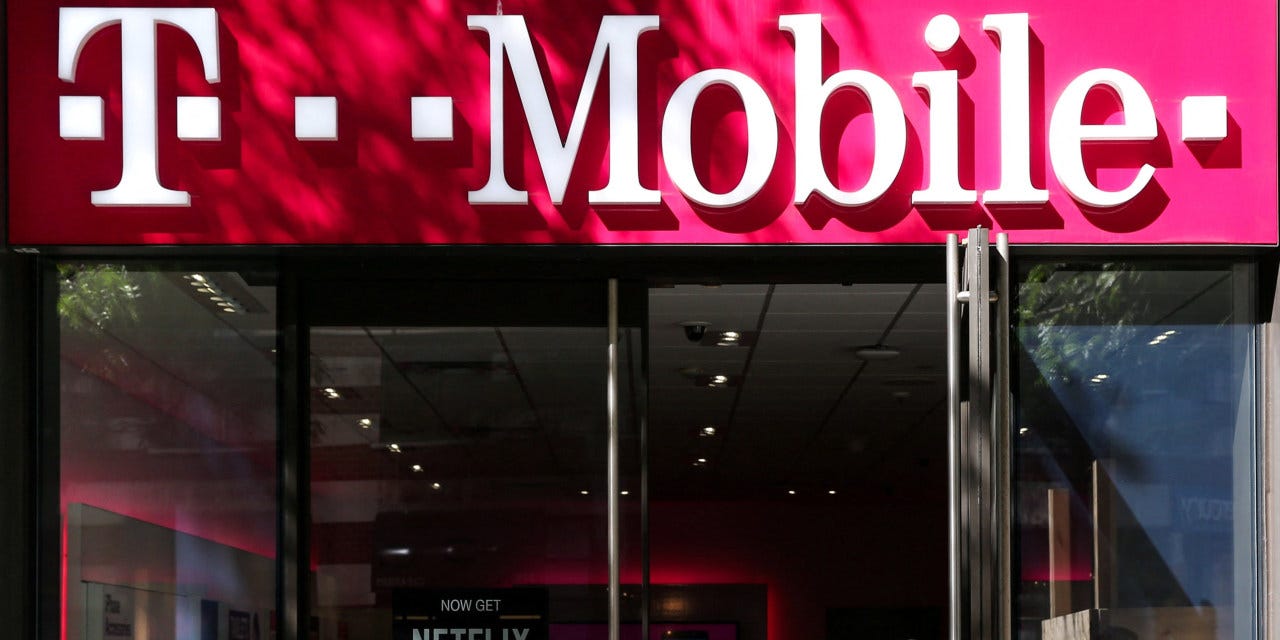 T-Mobile to Buy Most of U.S. Cellular in $4.4 Billion Deal, Including Debt  - WSJ