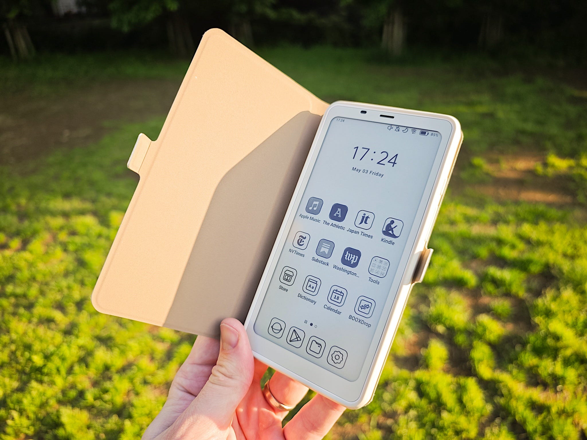 The Boox Palma can't replace your phone, but maybe it should