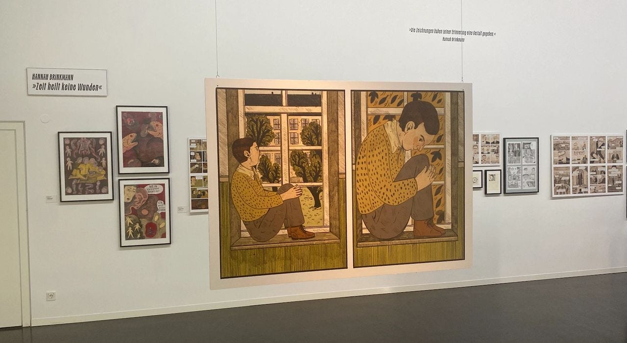 Exhibition in Wiesbaden where I discovered Hannah Brinkman’s work, showcasing artwork from Gegen mein Gewissen and Zeit heilt keine Wunden.