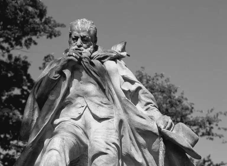 Statue Victor Hugo, Saint Peter Port Guernsey
