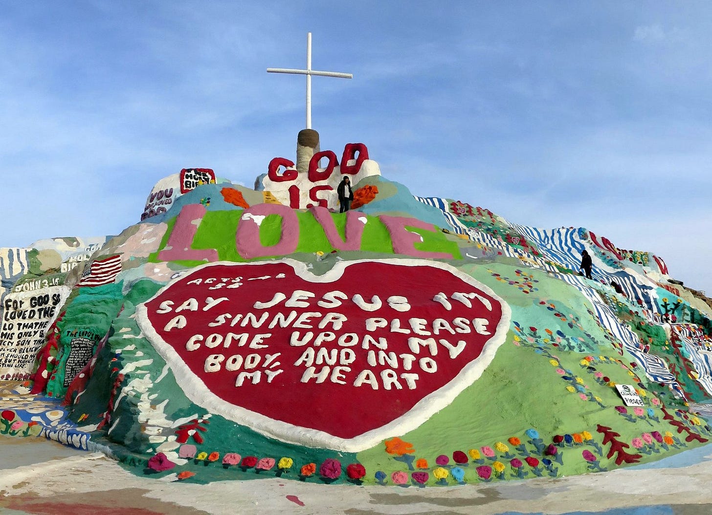Salvation Mountain and Slab City | The Modern Nomad