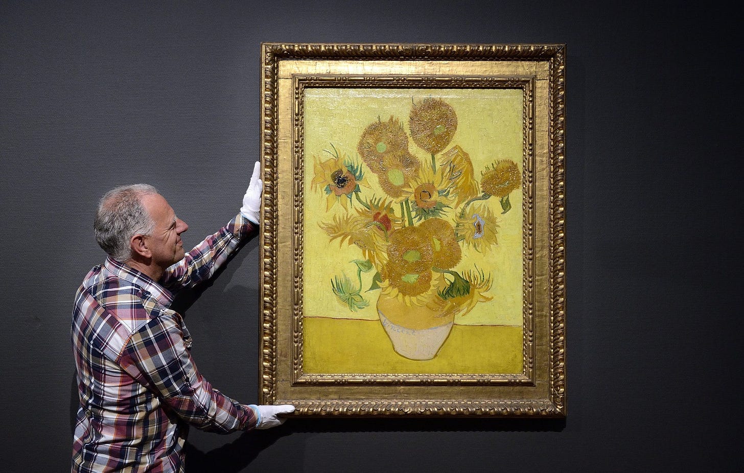 Van Gogh's Yellow 'Sunflowers' Could Start to Turn Olive Green - The New  York Times