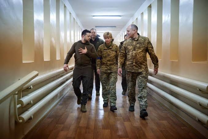 Liderazgo en la guerra. Una sorpresa bélica llamada Volodímir Zelenski Liderazgo en la guerra. Una sorpresa bélica llamada Volodímir Zelenski
