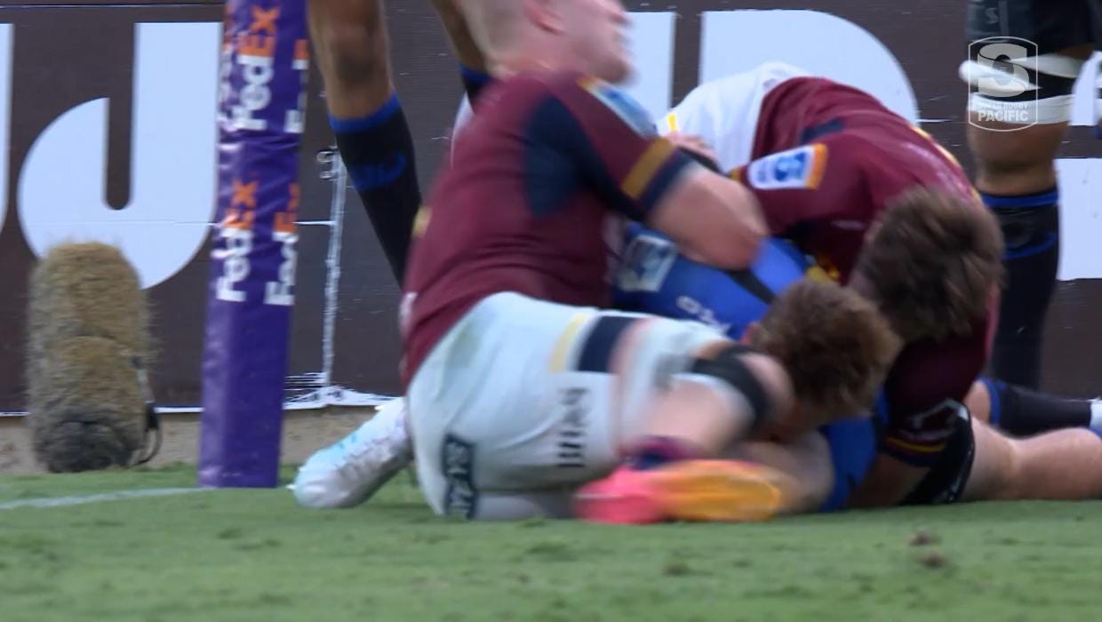 Watch: No 8 Sean Withy red carded as Highlanders slump to defeat against  Force in Perth | Stuff