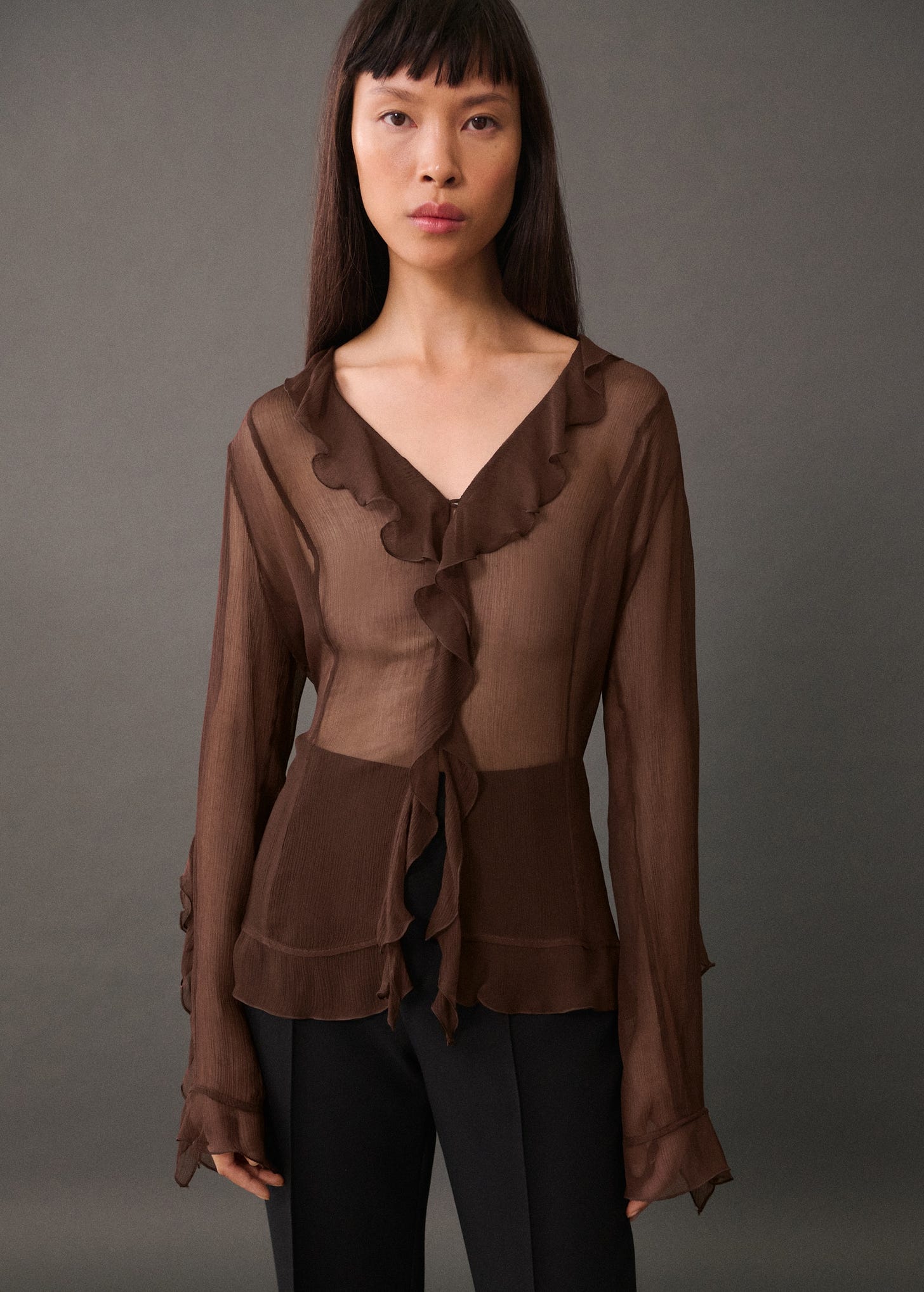 Semi-transparent ruffled blouse - Medium plane