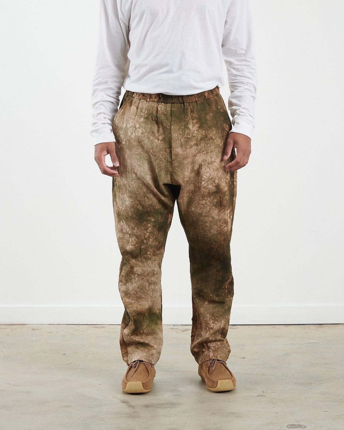Carbonate Dye Yoyogi Pant in Olive