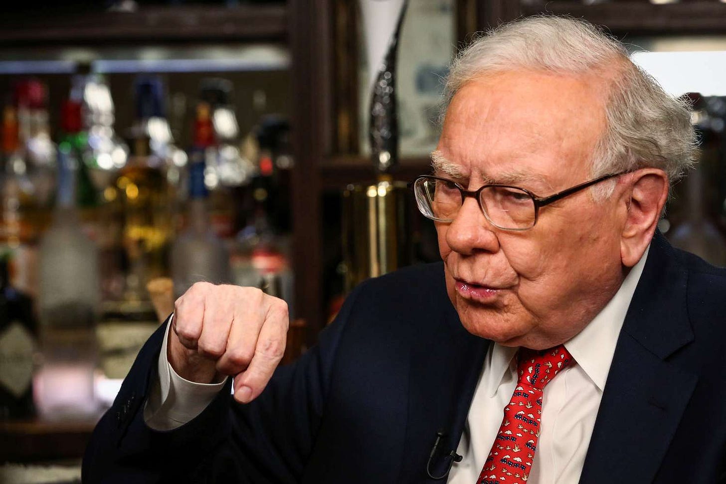 Discover Warren Buffett's Secrets to Frugal Living