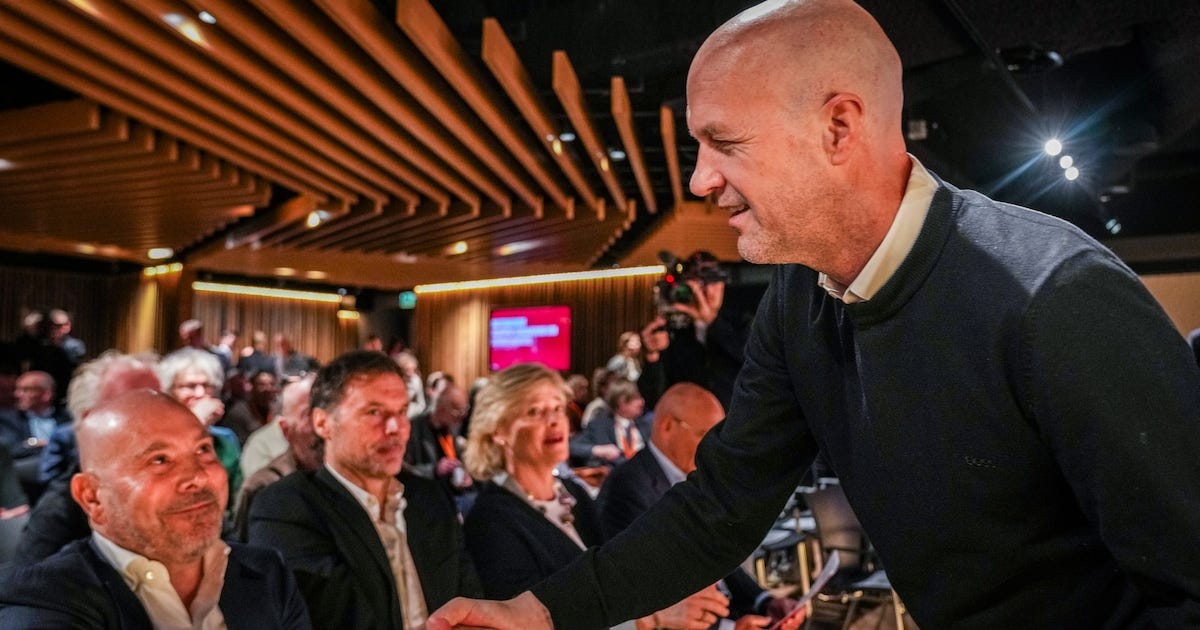 Jordi Cruijff doet Ajax-aandeelhouders belofte: 'In drie jaar iets bereiken? Nee, ik wil meteen een winnend elftal creëren' | Voetbal | AD.nl Jordi Cruijff doet Ajax-aandeelhouders belofte: 'In drie jaar iets bereiken? Nee, ik wil meteen een winnend elftal creëren' | Voetbal | AD.nl