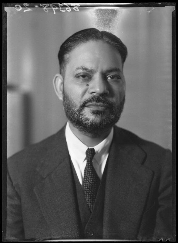 https://upload.wikimedia.org/wikipedia/commons/0/0a/Sir-Muhammad-Zafrulla-Khan.jpg