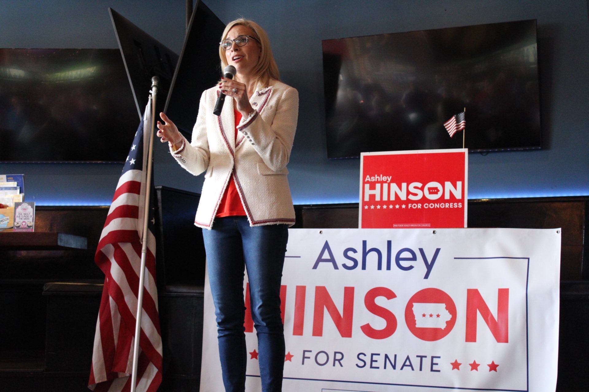 Mary-Kate Olsen says she, Ashley Olsen are 'discreet people' in rare  interview, image size:1920x1280