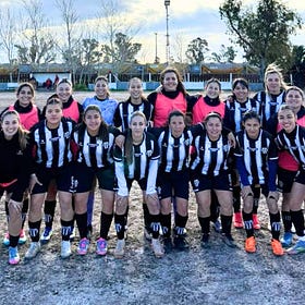 Liniers goleó y peleará hasta el final por un lugar en la definición