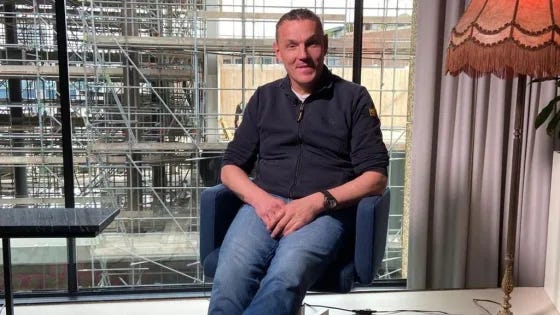 Bedreigde loodgieter uit Vlaardingen Ron van Uffelen overleden