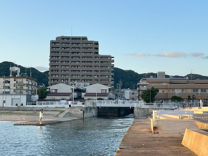 4 photos of Suma Beach at sunset, with views across Osaka Bay and to Awaji Island