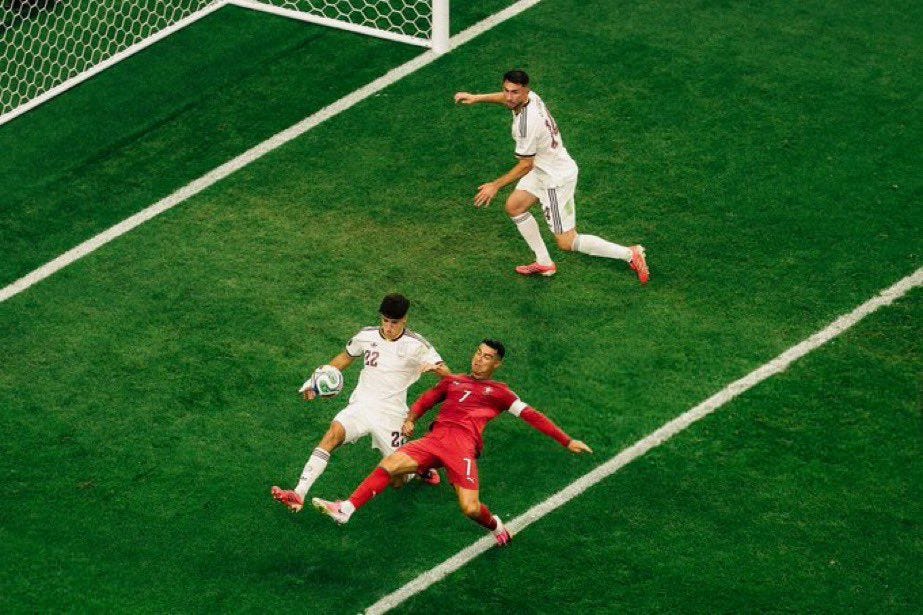 Spain Edge Portugal to Reach First World Cup Quarter Final Since 2010