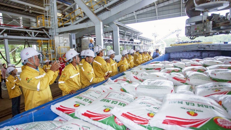 Xung đột Trung Đông đốt giá URE tăng sốc 14%: Thị trường phân bón nội đứng  trước sức ép tăng giá lớn