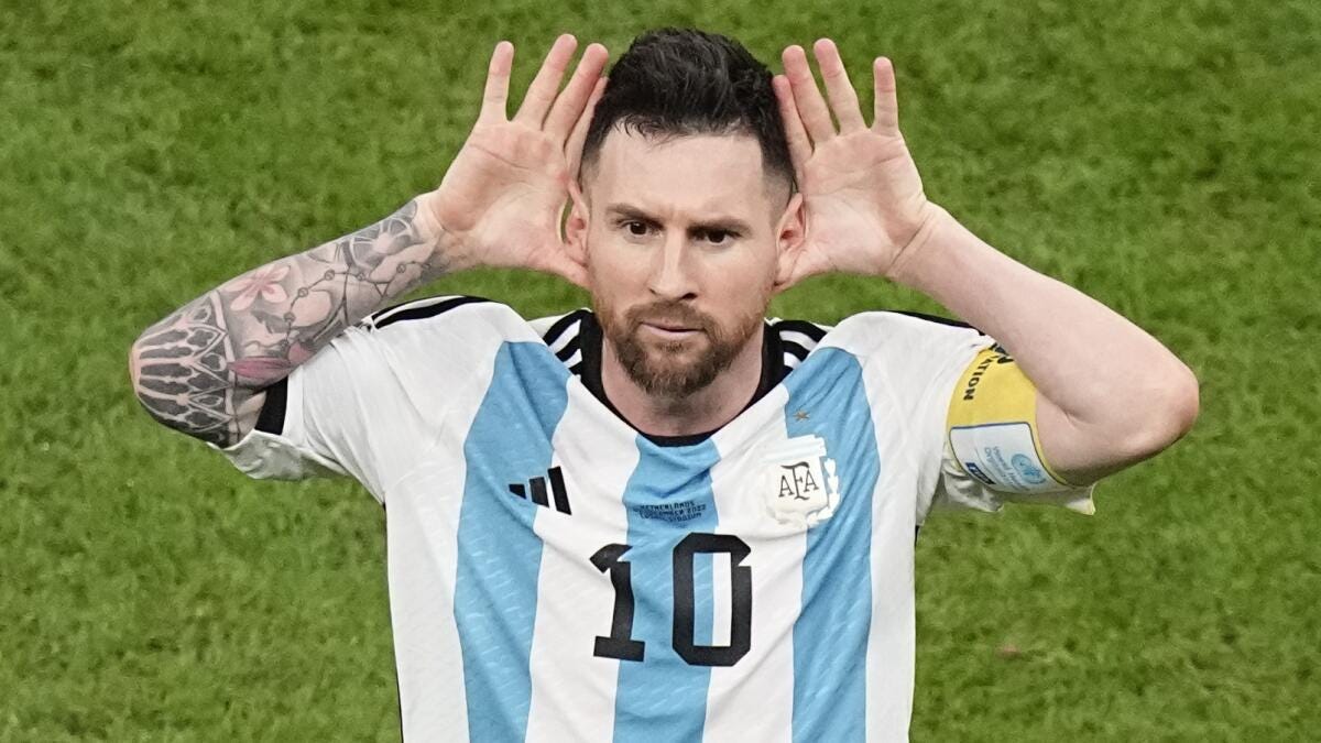 Messi en modo belicoso: Críticas a Van Gaal y árbitros - Los Angeles Times