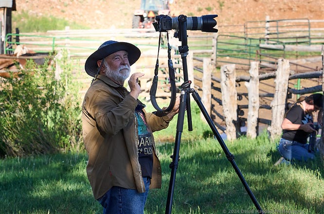 You must first observe your environs for photographic opportunities and challenges