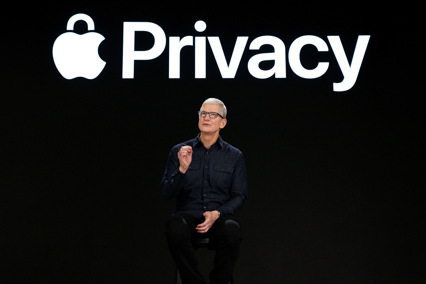 Apple adds virtual IDs on iPhone, video plans that rival Zoom, Teams |  Reuters