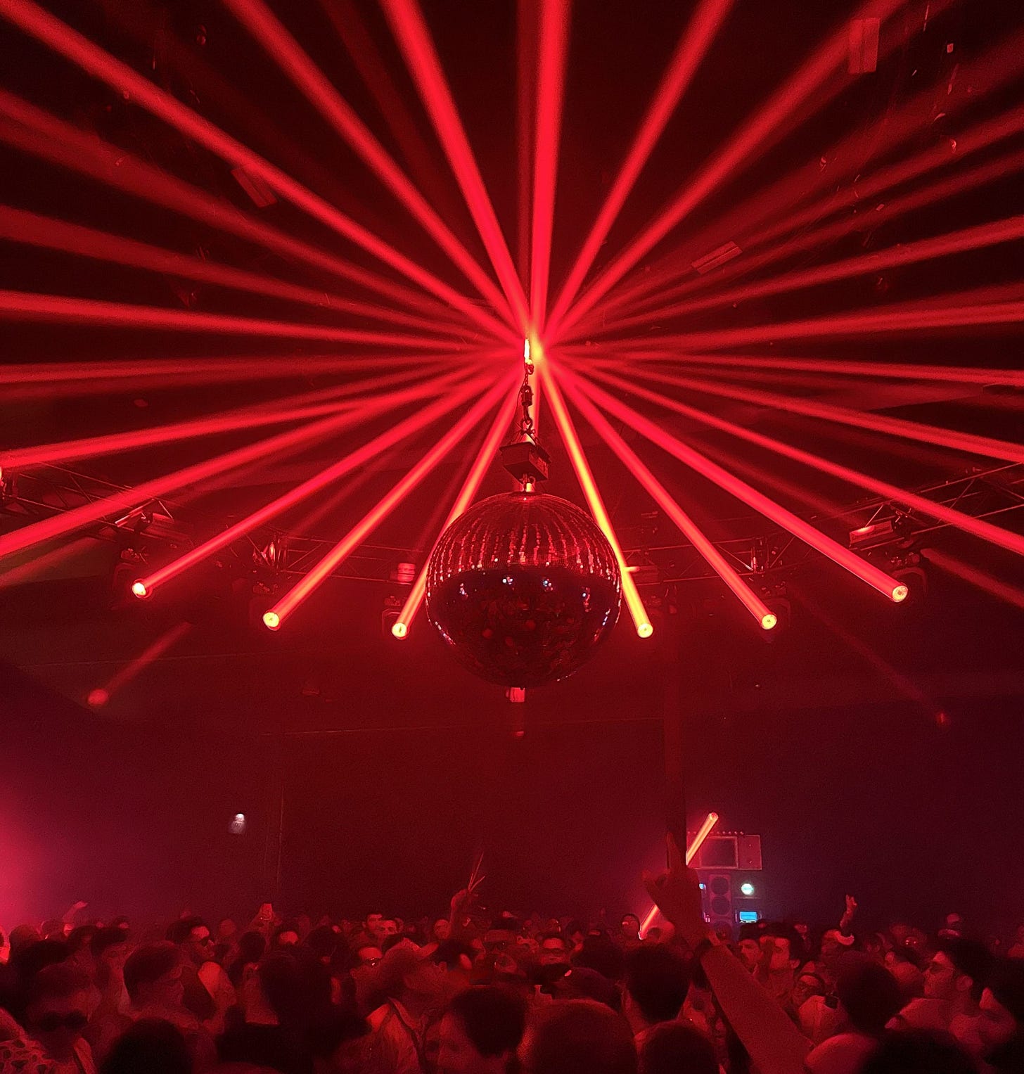This image has an empty alt attribute; its file name is despacio-red-flower-scaled.jpg This image has an empty alt attribute; its file name is despacio-red-flower-scaled.jpg