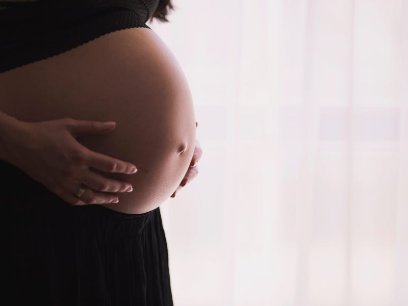 how to relieve upper back pain during pregnancy 