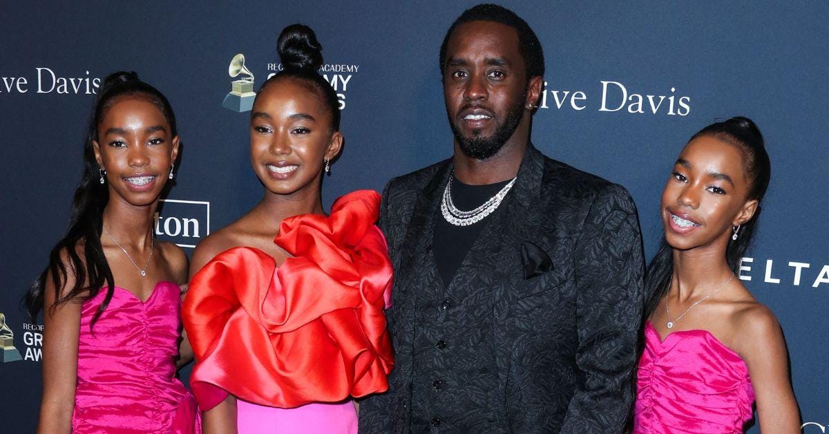 Photo of Diddy and daughters