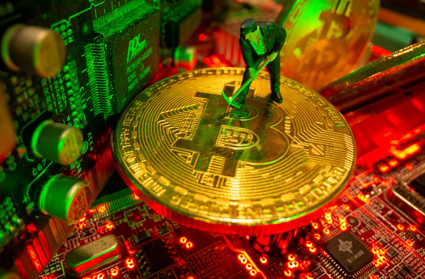 Bitcoin miners sell their holdings amid crypto winter's chill | Reuters Bitcoin miners sell their holdings amid crypto winter's chill | Reuters
