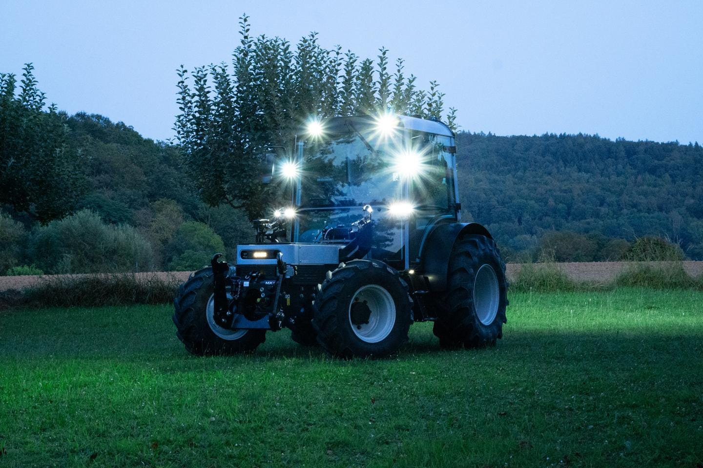 The ONOX electric tractor features a PTO system to power farm machinery such as hay cutters and balers, mowers or diggers The ONOX electric tractor features a PTO system to power farm machinery such as hay cutters and balers, mowers or diggers
