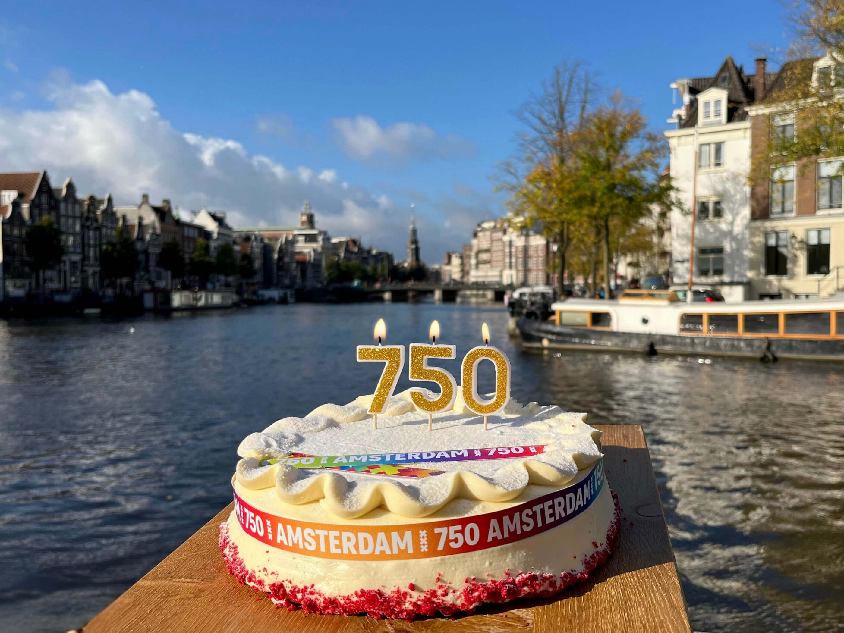 Natalia Cattelani A Parigi Per Festeggiare Il Compleanno Del Marito Chi E Roberto