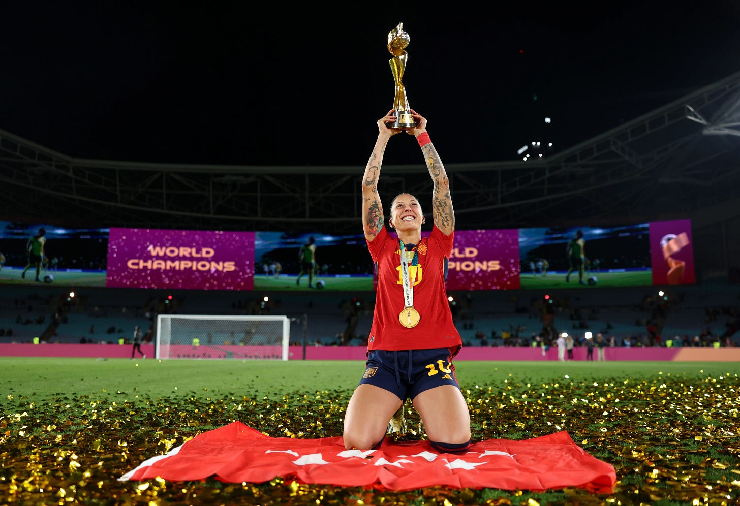 This is not OK' - Spanish FA president slammed for kissing Jenni Hermoso on  the lips after World Cup win | talkSPORT