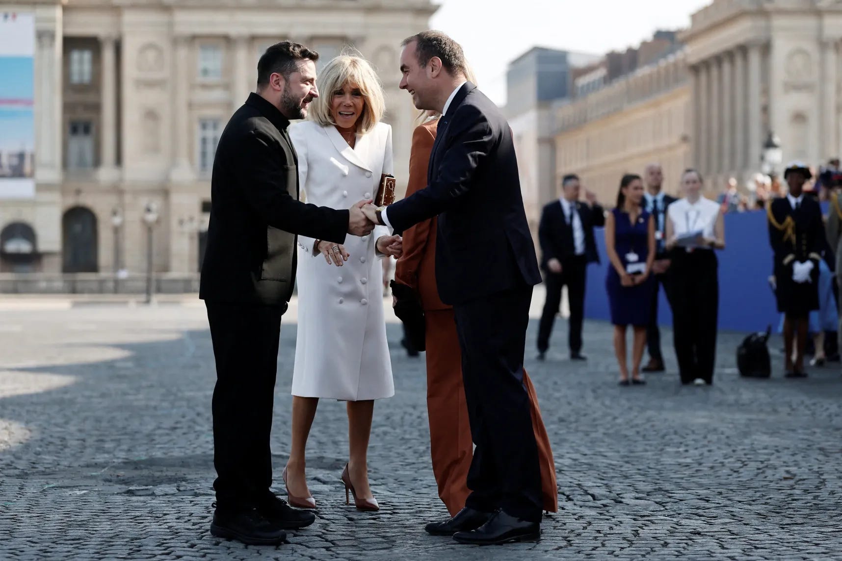 14 juillet et Collège de France, signaux forts et signaux faibles, pas sûr que le système Macron ait la partie facile