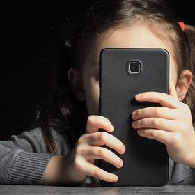 My 9yo Has a Phone and My 12yo Doesn't