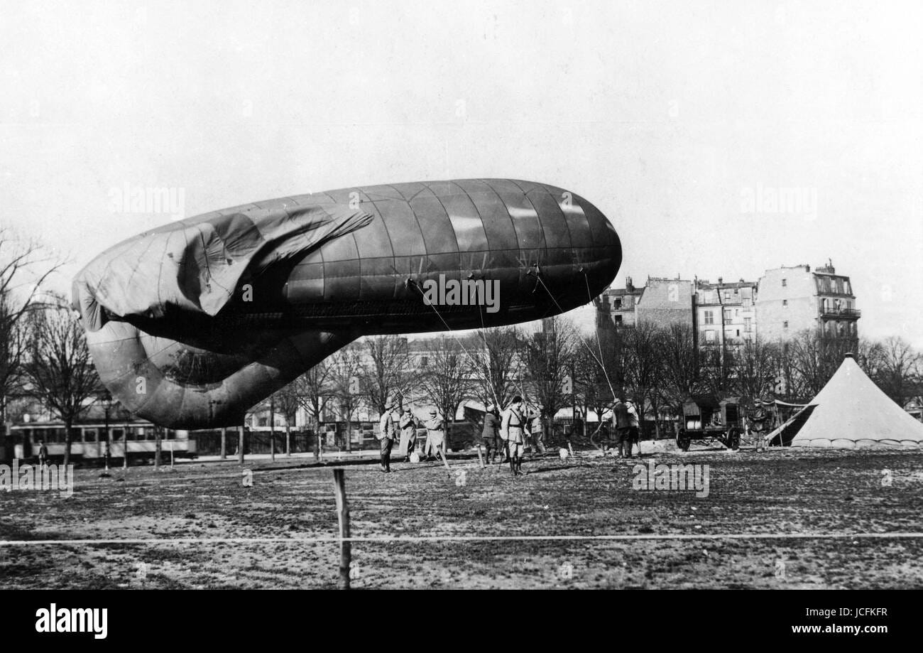 Observation balloon during World War I (1914-1918 Stock Photo - Alamy