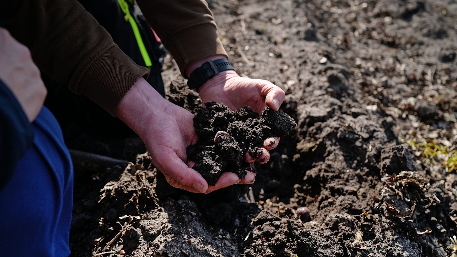 Gesunder Boden mit Heiner Willenborg - Aukse TV - Regenerative Landwirtschaft