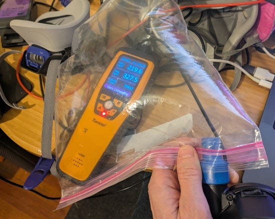 pumping air into the bag, and
measuring it with the M2000 pumping air into the bag, and
measuring it with the M2000