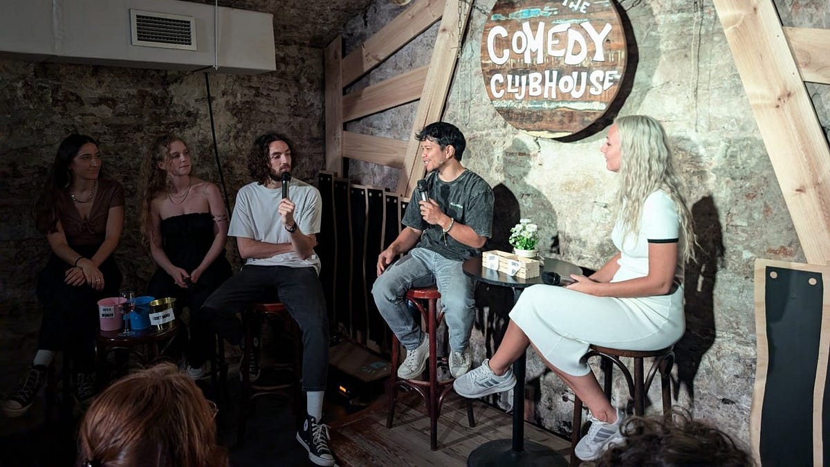 How My Speed Date Got Stolen Onstage at a Live Comedy Dating Show (14/30)