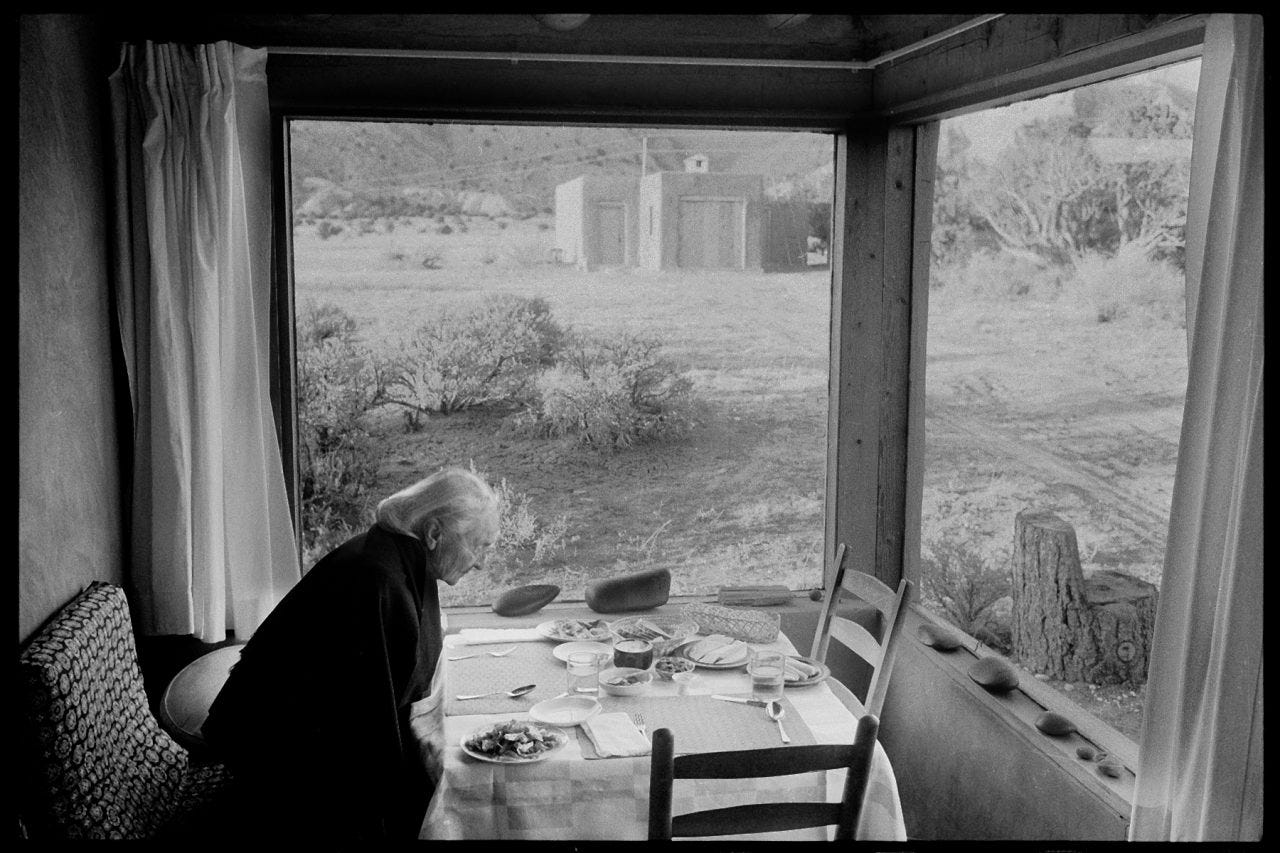 https://madoken.jp/wp/wp-content/uploads/2022/06/Budnik_OKeeffe_Ghost_Ranch_01-1280x853.jpg