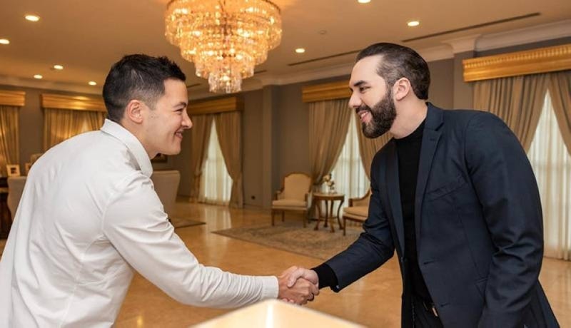 Meeting between Aaron Ginn, CEO and co-founder of Hydra Host, and Salvadoran President Nayib Bukele. /Bitcoin Office