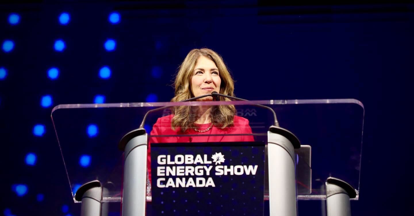 May be an image of text that says 'GLOBAL ENERGY SHOW CANADA' May be an image of text that says 'GLOBAL ENERGY SHOW CANADA'
