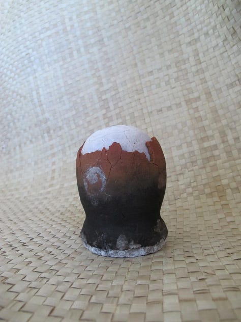 pots of salt, coconut husks preparation and the final asin-tibouk salt "egg"