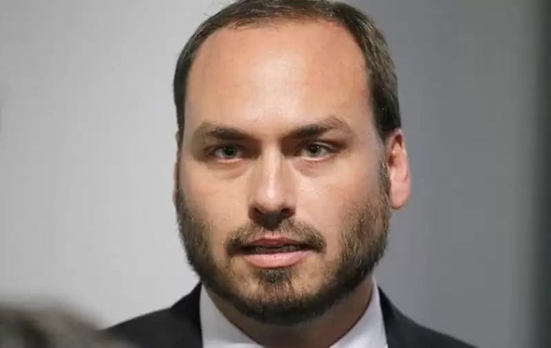 Carlos Bolsonaro critica e Tarcísio volta a trás após sinalizar voto nulo em eventual 2º turno entre Marçal e Boulos