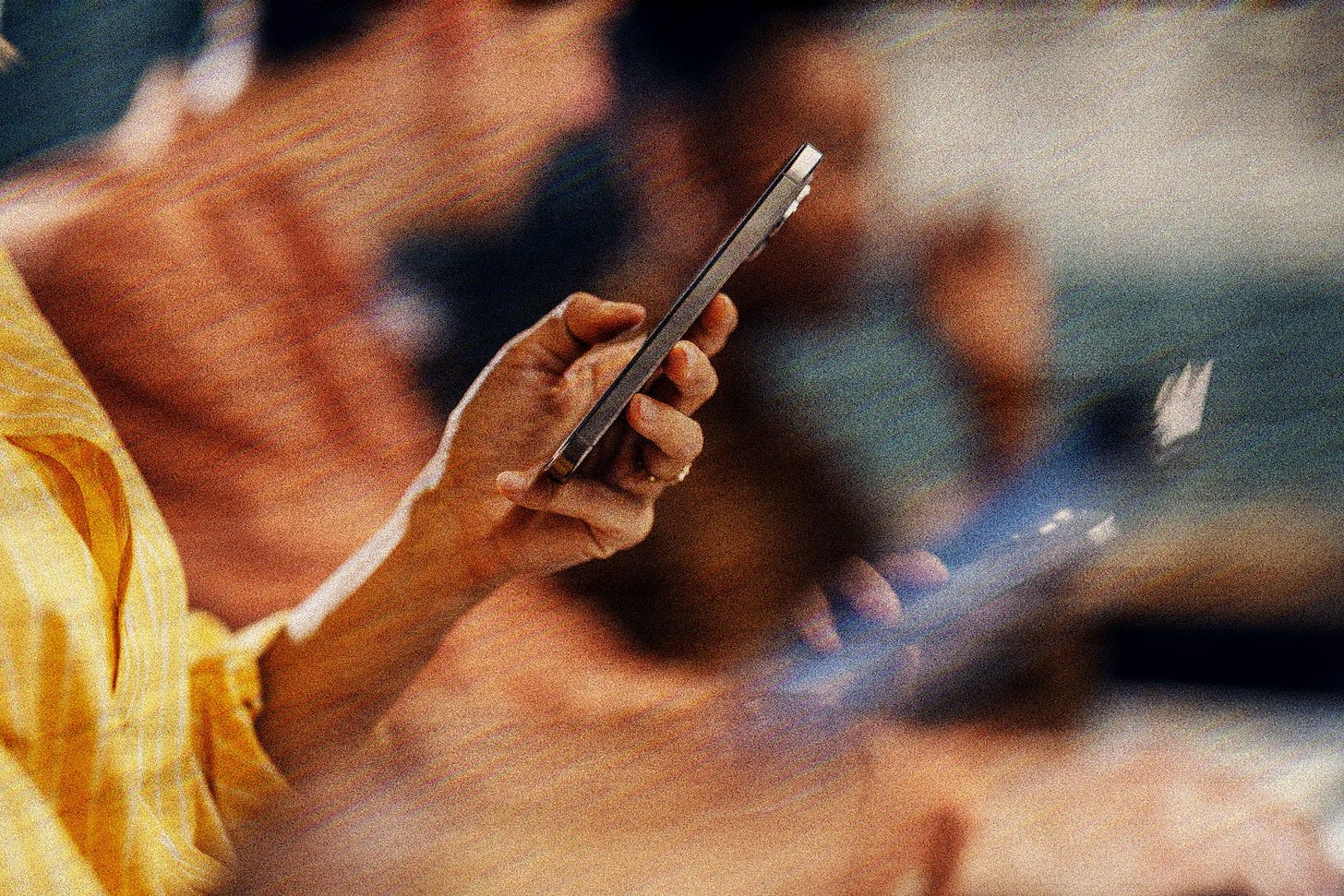 Image may contain Electronics Phone Mobile Phone Blade Razor Weapon Texting and Computer Image may contain Electronics Phone Mobile Phone Blade Razor Weapon Texting and Computer