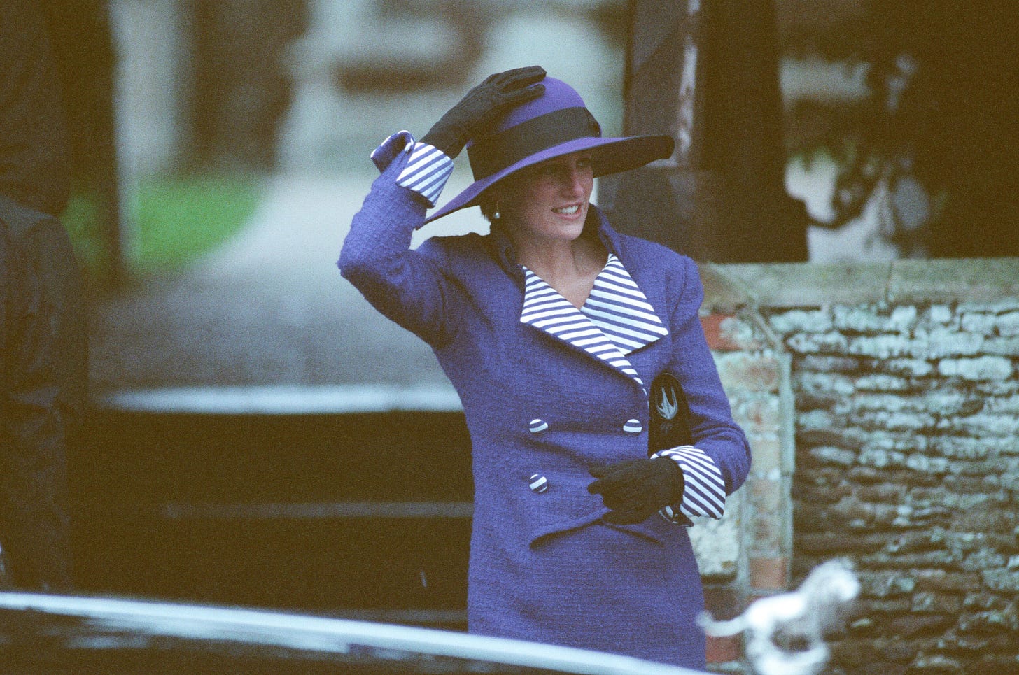 princess diana wears purple on christmas day